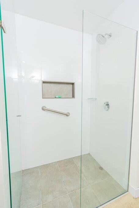 Apartment Poblado, Modern Studio, Coworking, A/c, Gym 1411 *