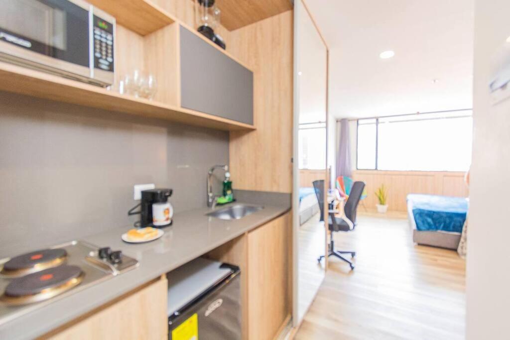 Poblado, Modern Studio, Coworking, A/c, Gym 1411 * Medellin