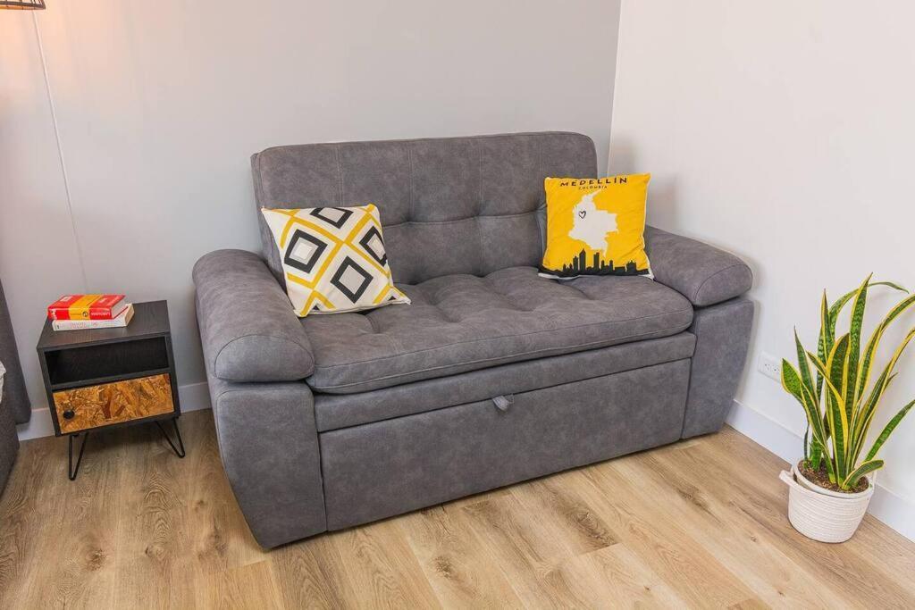Apartment Poblado, Modern Studio, Coworking, A/c, Gym 1411